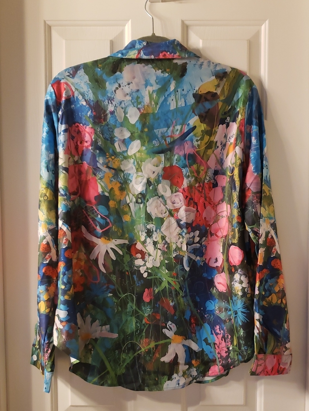 NWT! Floral Multicolor Women's Top - Picture 3 of 3